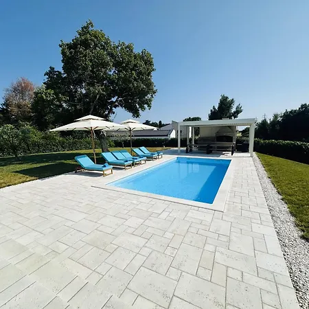 V Villa