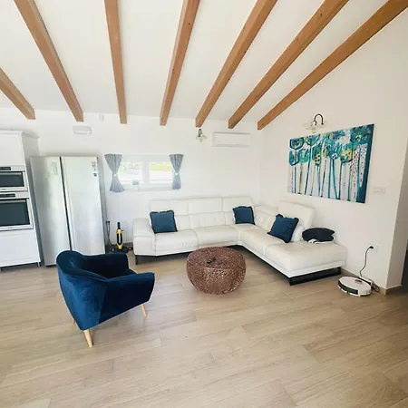 V Villa